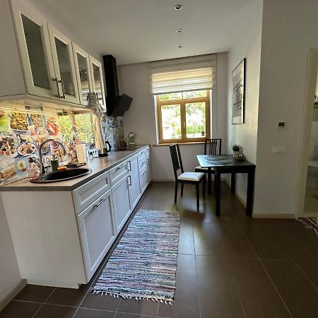Studio Apartment In Private House Riga Exterior photo