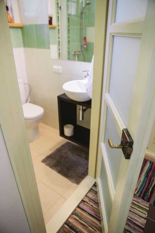 Studio Apartment In Private House Riga Room photo